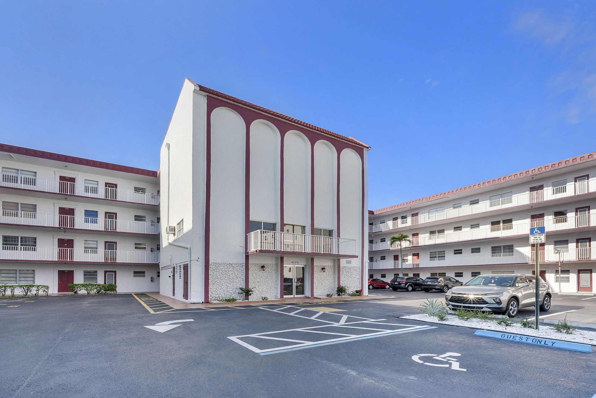 4270 NW 40th Street, Unit 205, Lauderdale Lakes, FL 33319 Photo