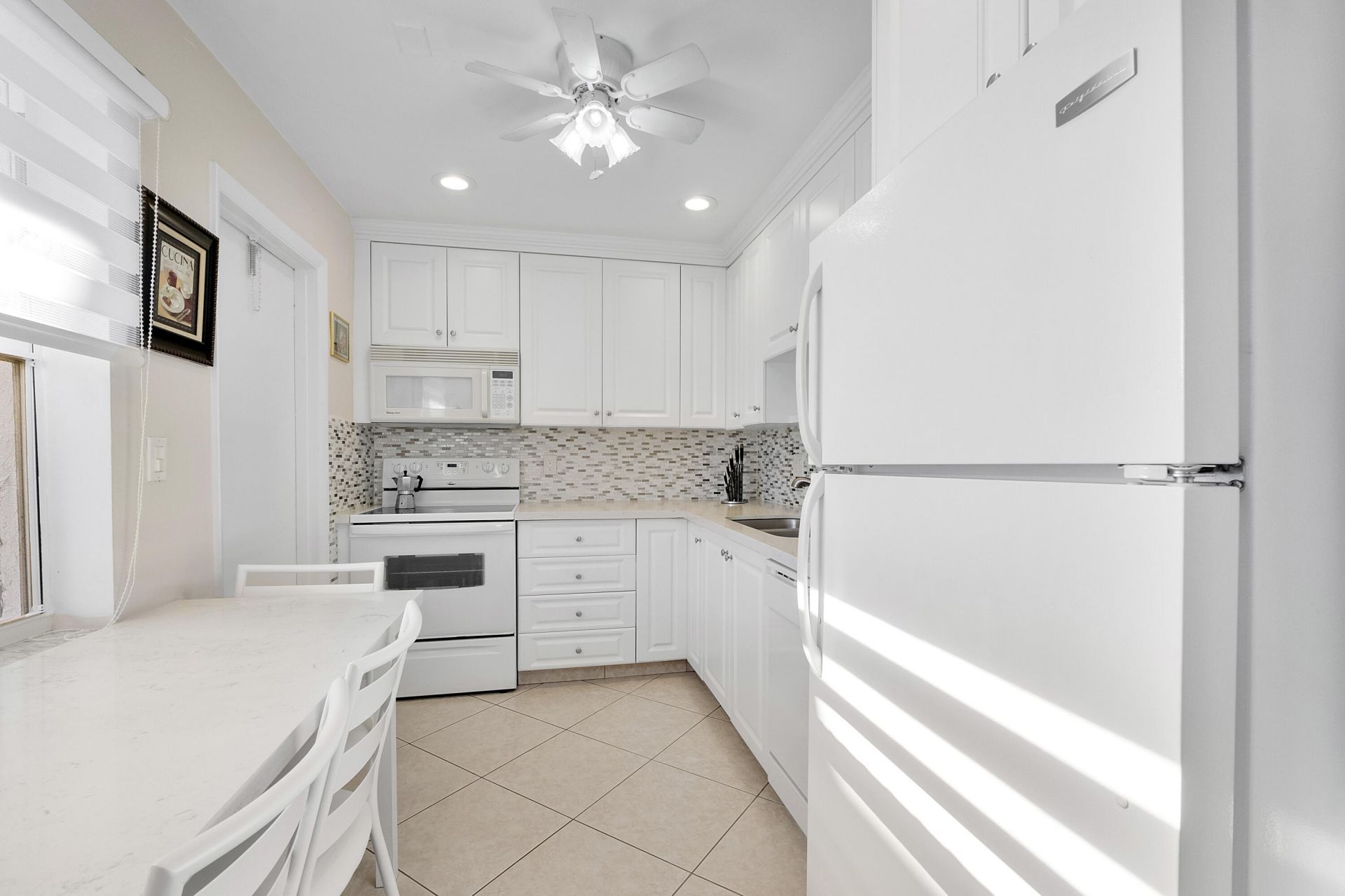 4270 NW 40th Street, Unit 205, Lauderdale Lakes, FL 33319 Photo