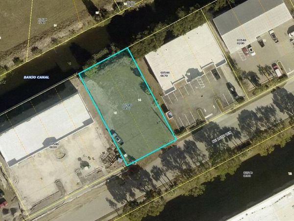 1919 NE 10TH TERRACE , CAPE CORAL, FL 33909