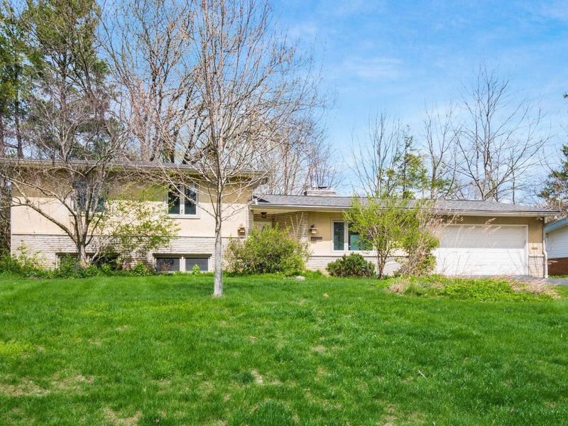 2252 Johnston Road, Columbus, OH 43220 Photo 1