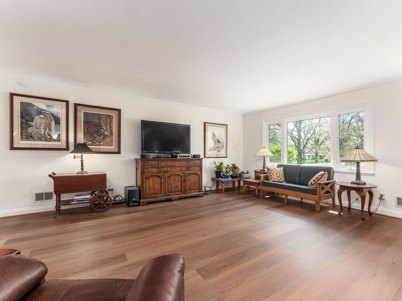 2252 Johnston Road, Columbus, OH 43220 Photo 8