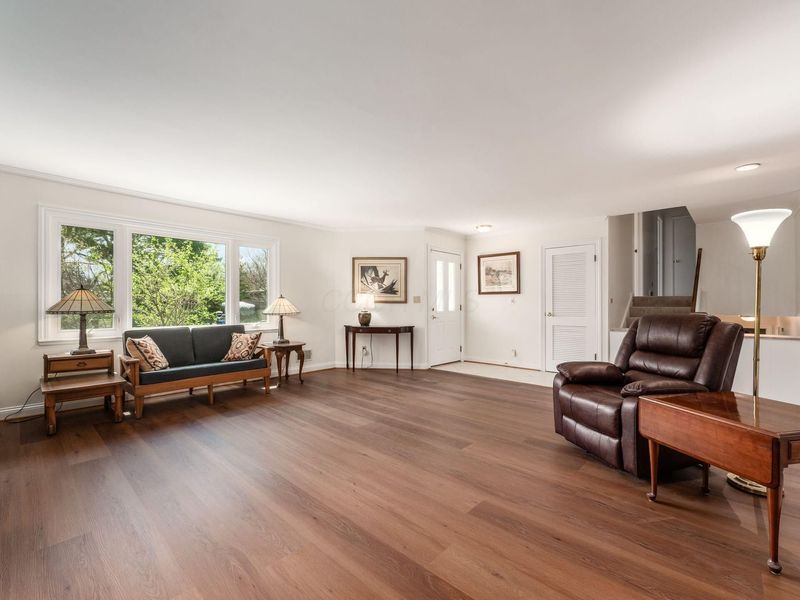 2252 Johnston Road, Columbus, OH 43220 Photo 9