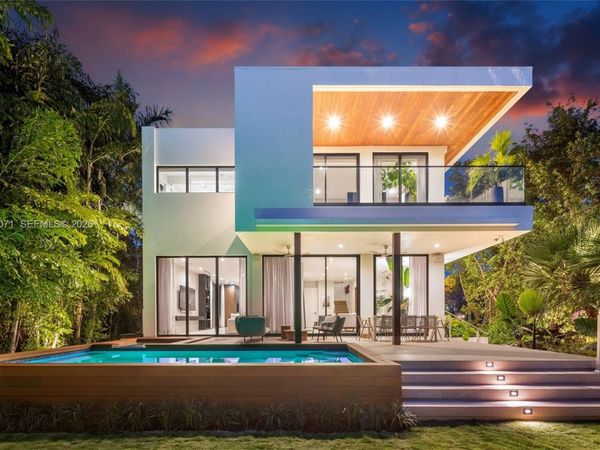 5701 N Bay Rd , Miami Beach, FL 33140