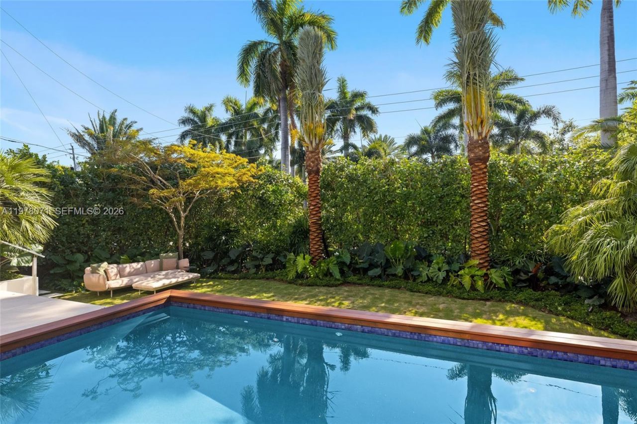 5701 N Bay Rd , Miami Beach, FL 33140 Photo