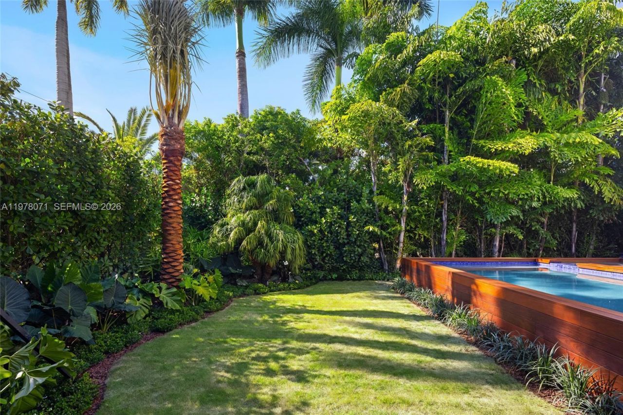 5701 N Bay Rd , Miami Beach, FL 33140 Photo