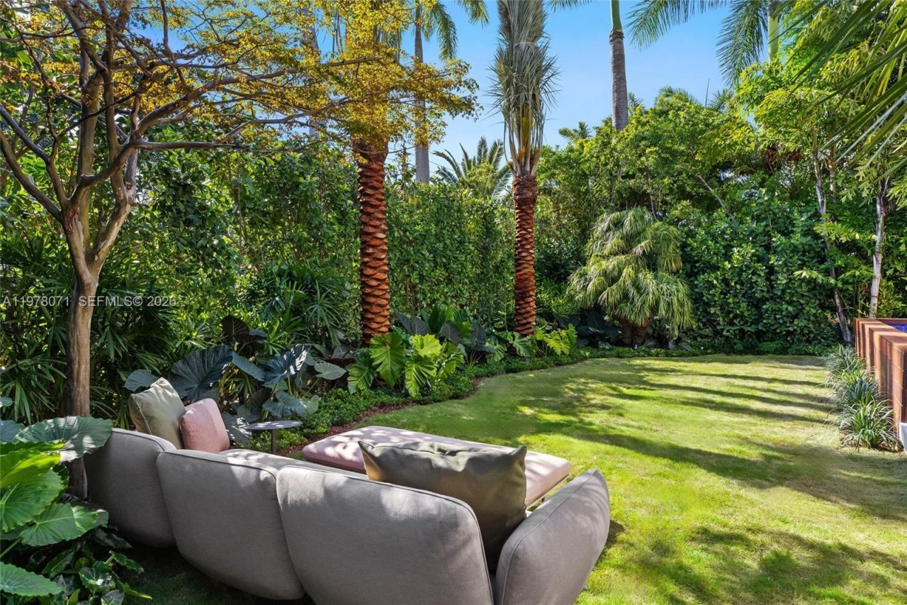 5701 N Bay Rd , Miami Beach, FL 33140 Photo