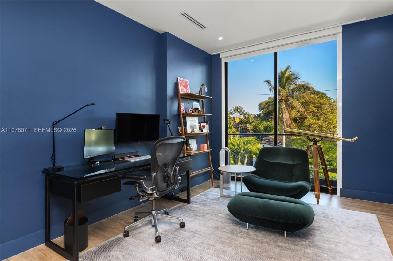 5701 N Bay Rd , Miami Beach, FL 33140 Photo