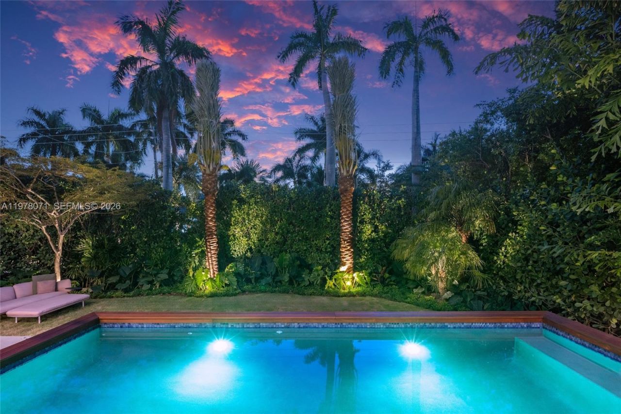 5701 N Bay Rd , Miami Beach, FL 33140 Photo