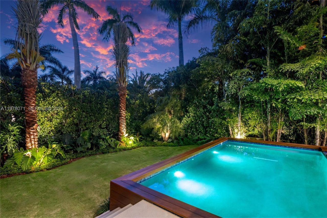 5701 N Bay Rd , Miami Beach, FL 33140 Photo