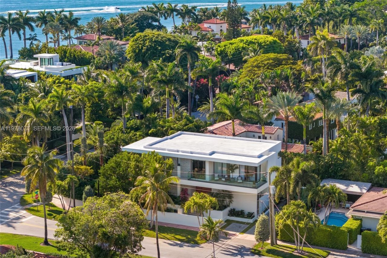 5701 N Bay Rd , Miami Beach, FL 33140 Photo