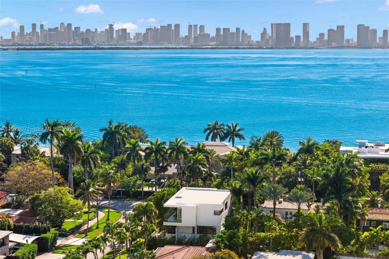 5701 N Bay Rd , Miami Beach, FL 33140 Photo