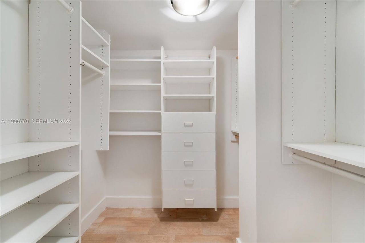 181 Crandon Blvd , Unit 104, Key Biscayne, FL 33149 Photo