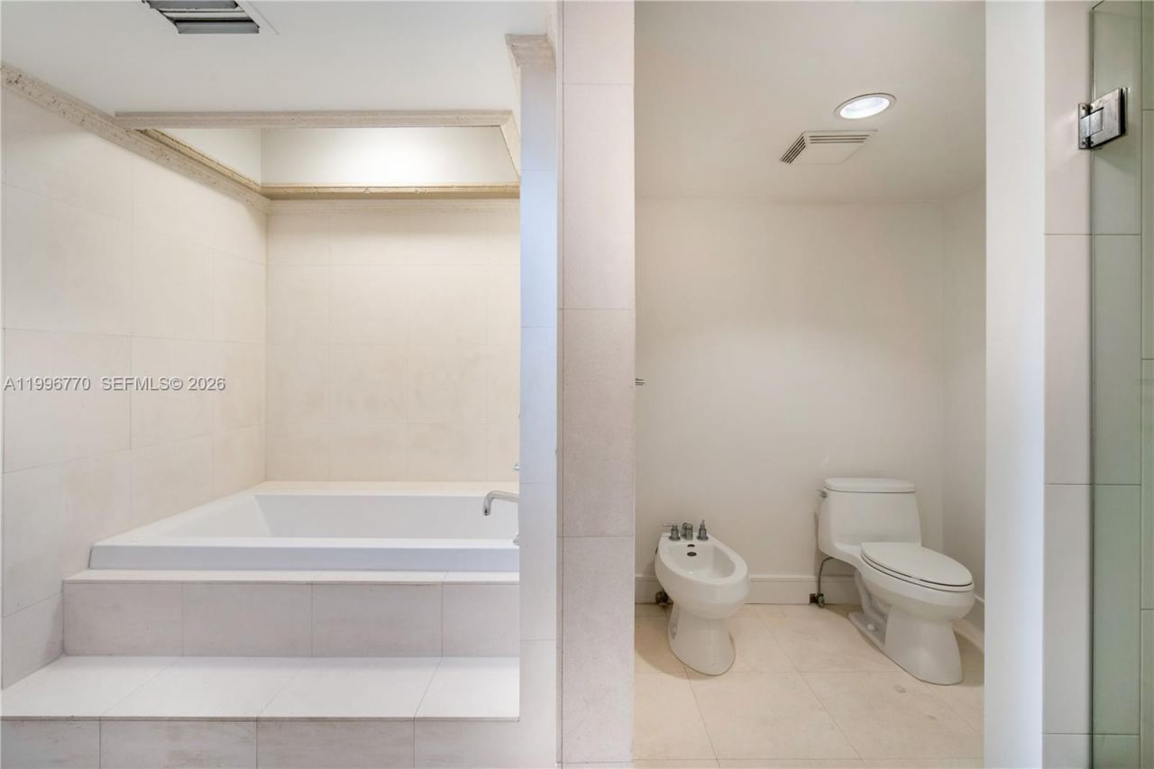 181 Crandon Blvd , Unit 104, Key Biscayne, FL 33149 Photo