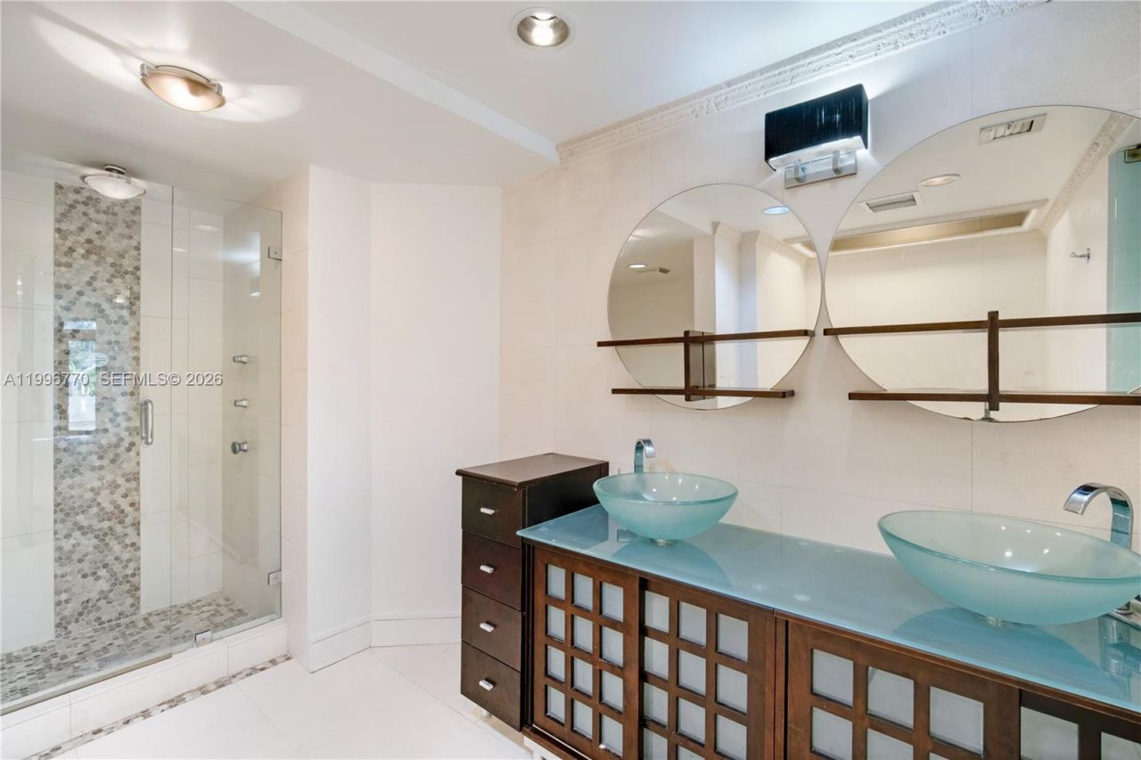 181 Crandon Blvd , Unit 104, Key Biscayne, FL 33149 Photo