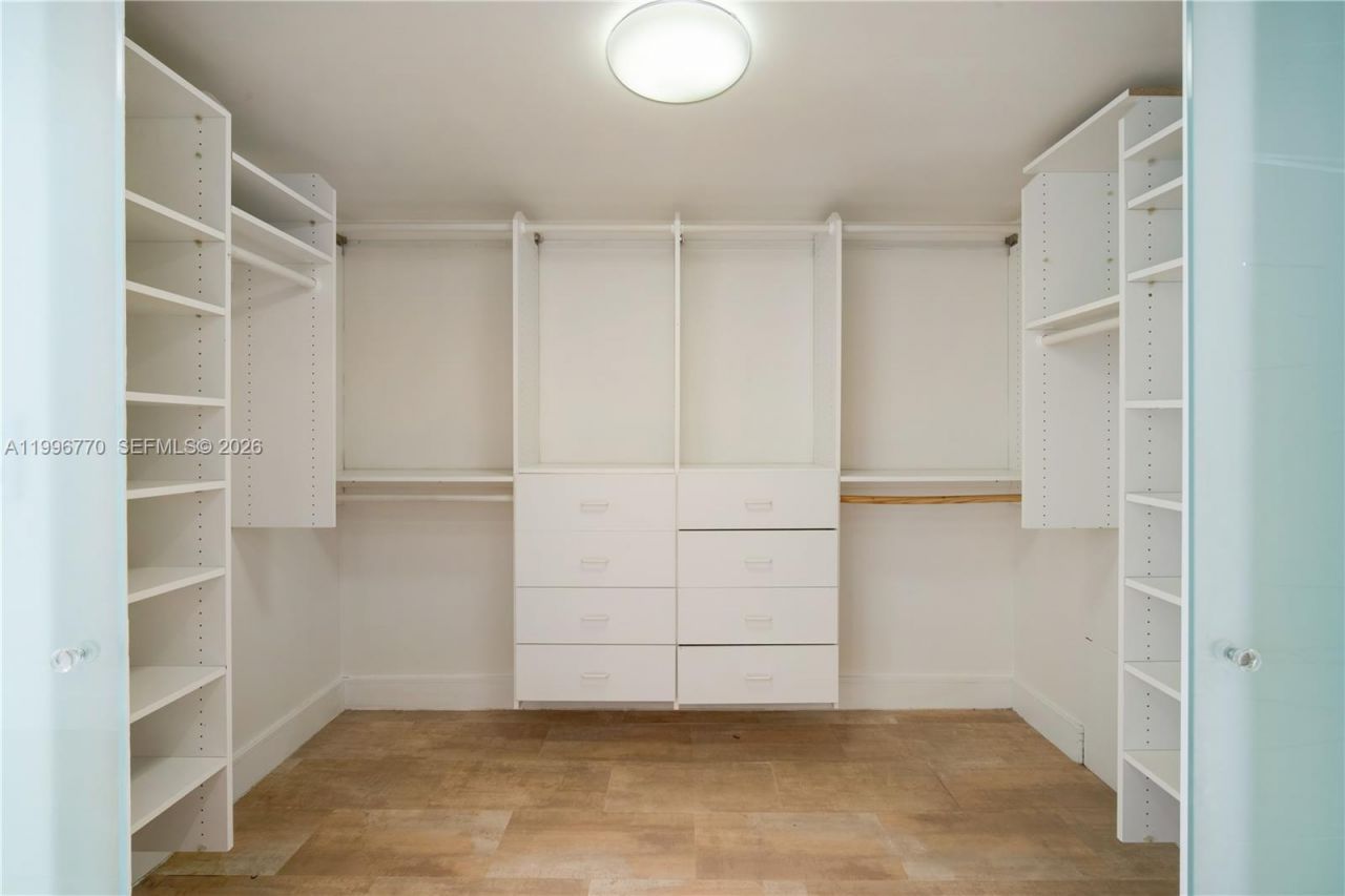 181 Crandon Blvd , Unit 104, Key Biscayne, FL 33149 Photo