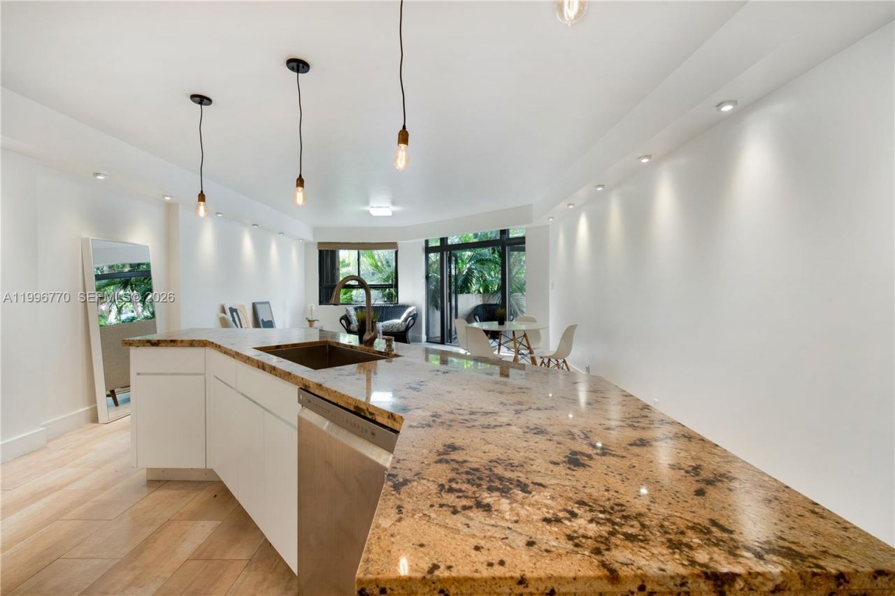 181 Crandon Blvd , Unit 104, Key Biscayne, FL 33149 Photo