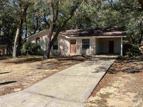 4930 La Ceiba Dr, Pensacola, FL 32526