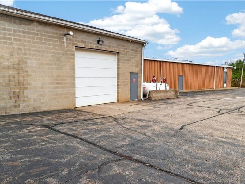 3060 Gale Drive, Hubbard, OH 44425 Photo 13