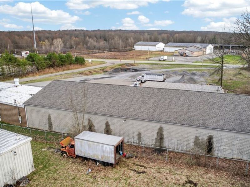 3060 Gale Drive, Hubbard, OH 44425 Photo 7