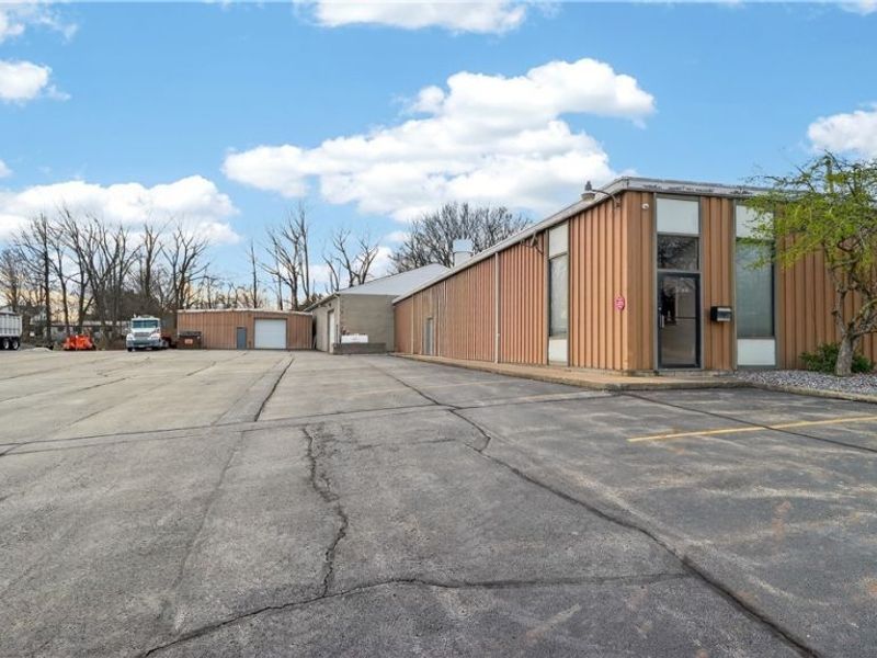 3060 Gale Drive, Hubbard, OH 44425 Photo 8