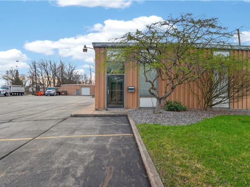 3060 Gale Drive, Hubbard, OH 44425 Photo 9