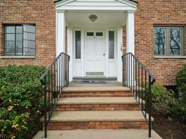 1 Troy Dr, Springfield, NJ 07081