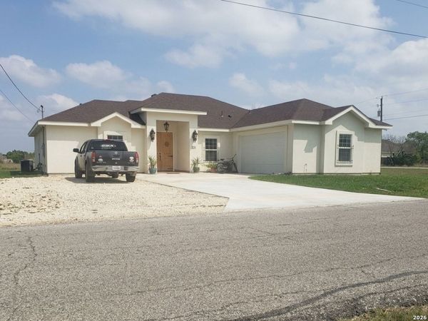 453 FAIRWAY CIR, Brackettville, TX 78832