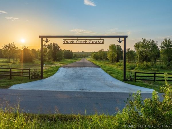 06 W 195th Street S, Mounds, OK 74047