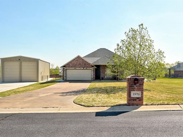 1970 Saddlecloth Trail, Guthrie, OK 73044