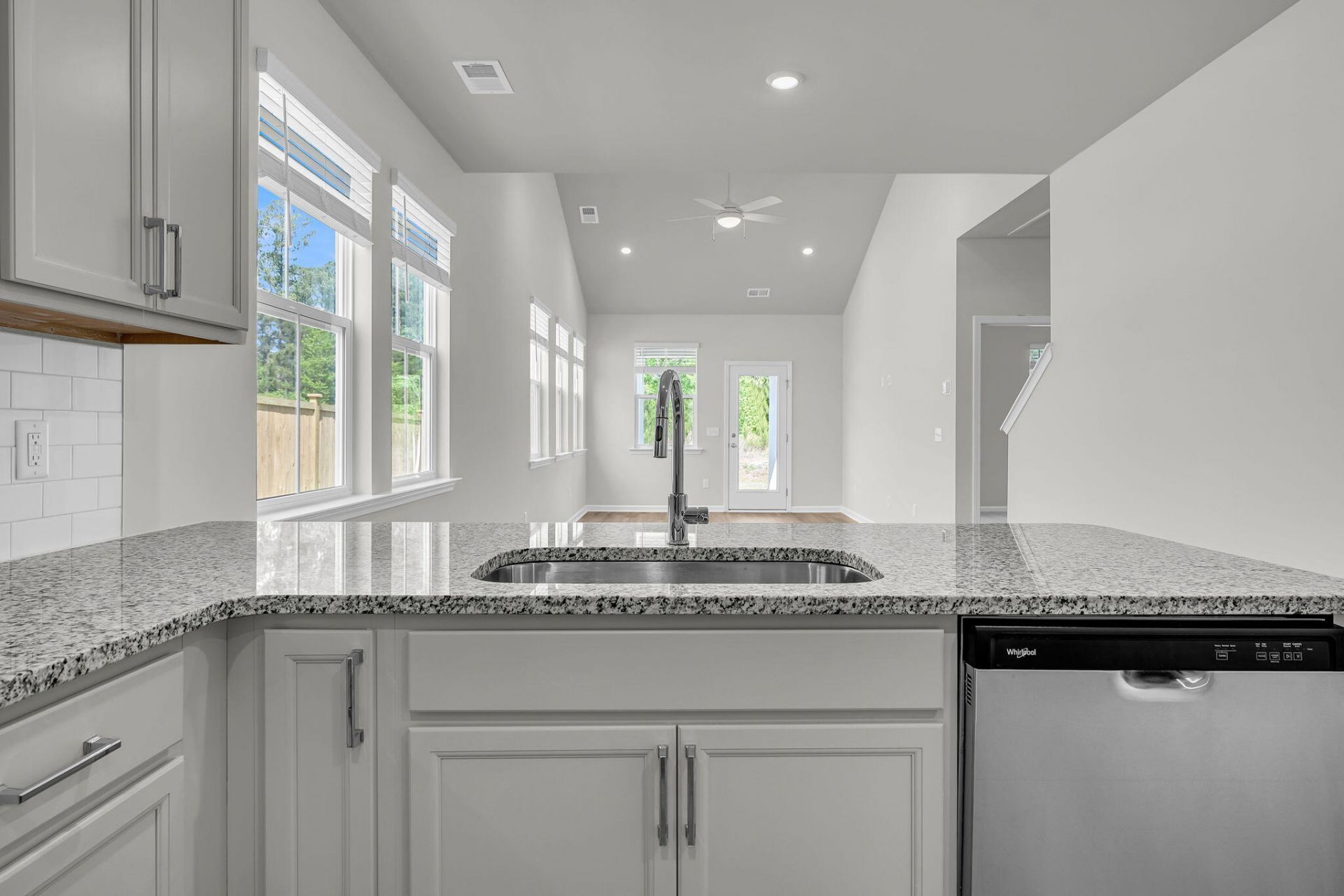 307 Clipper Court Photo 12