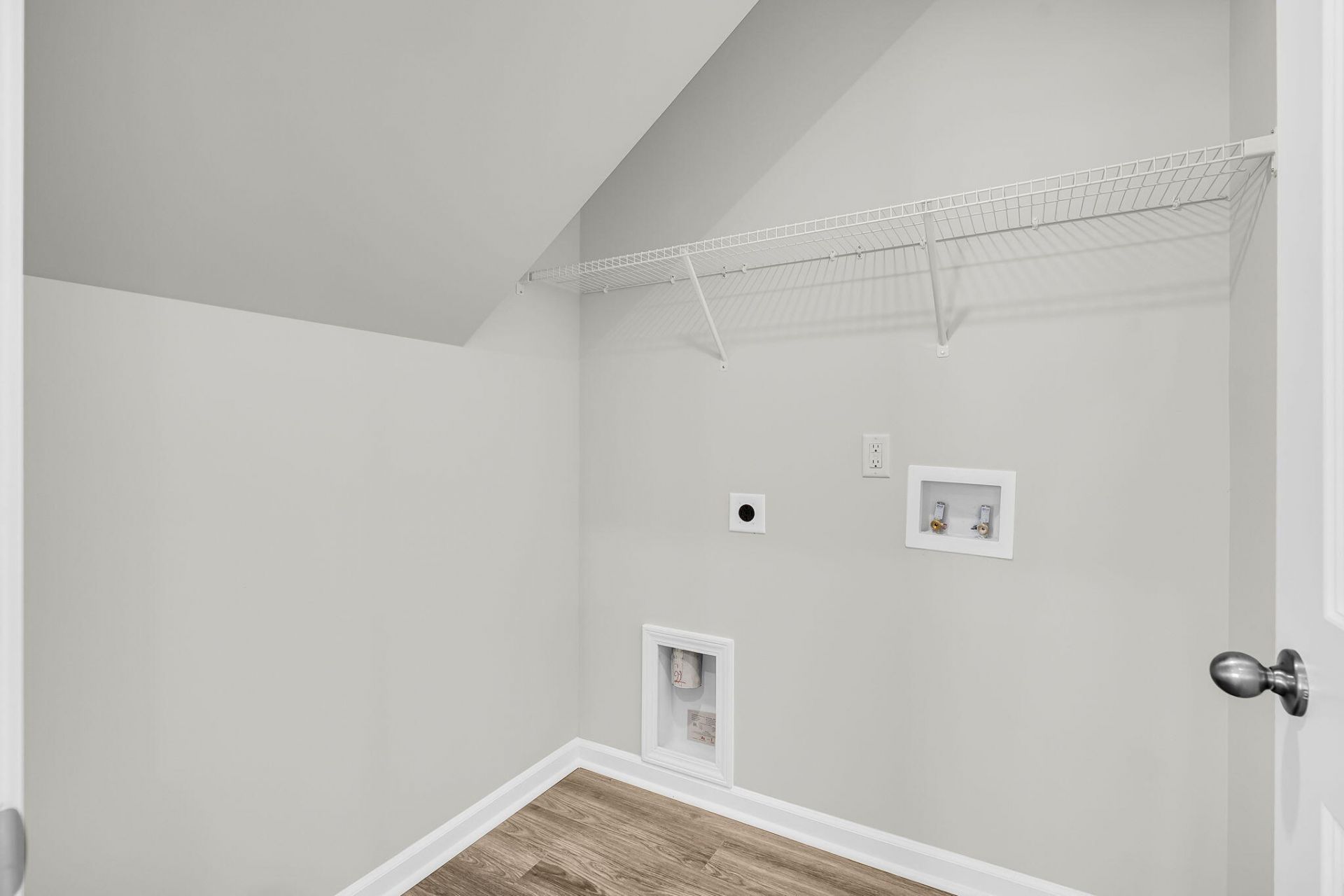 307 Clipper Court Photo 14