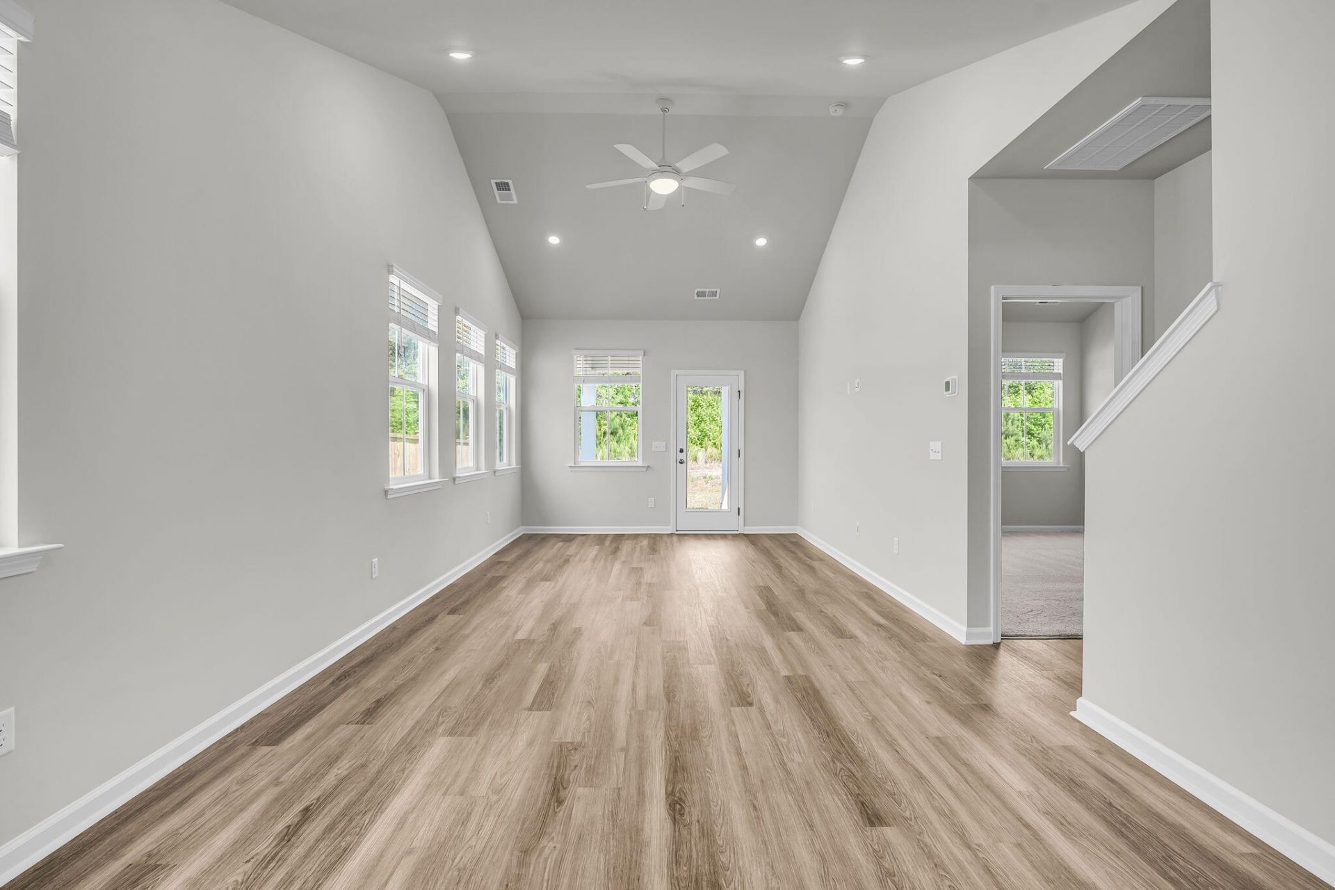 307 Clipper Court Photo 15