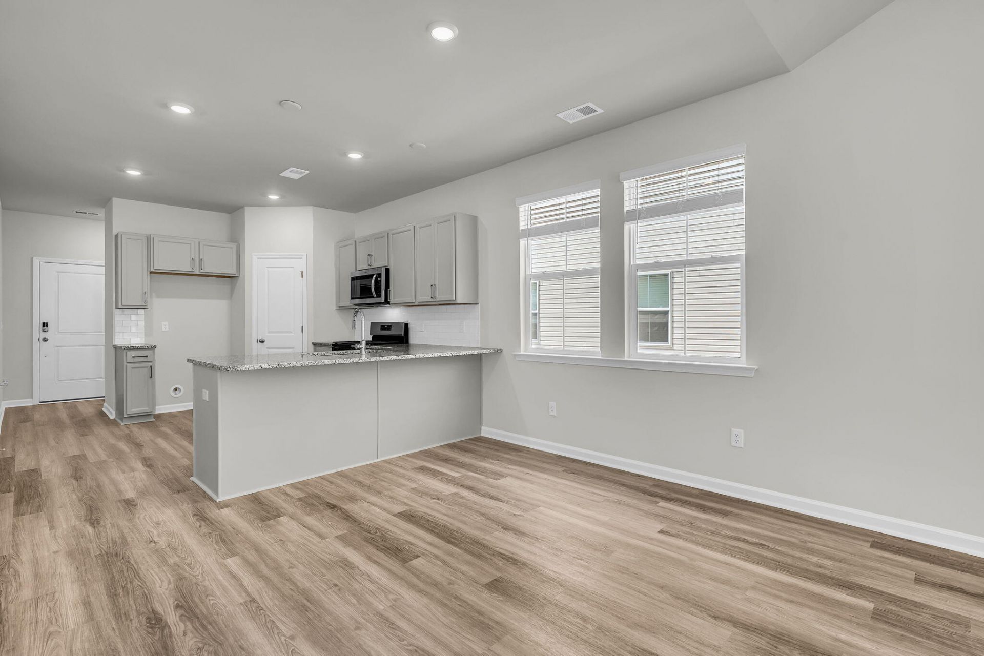 307 Clipper Court Photo 19