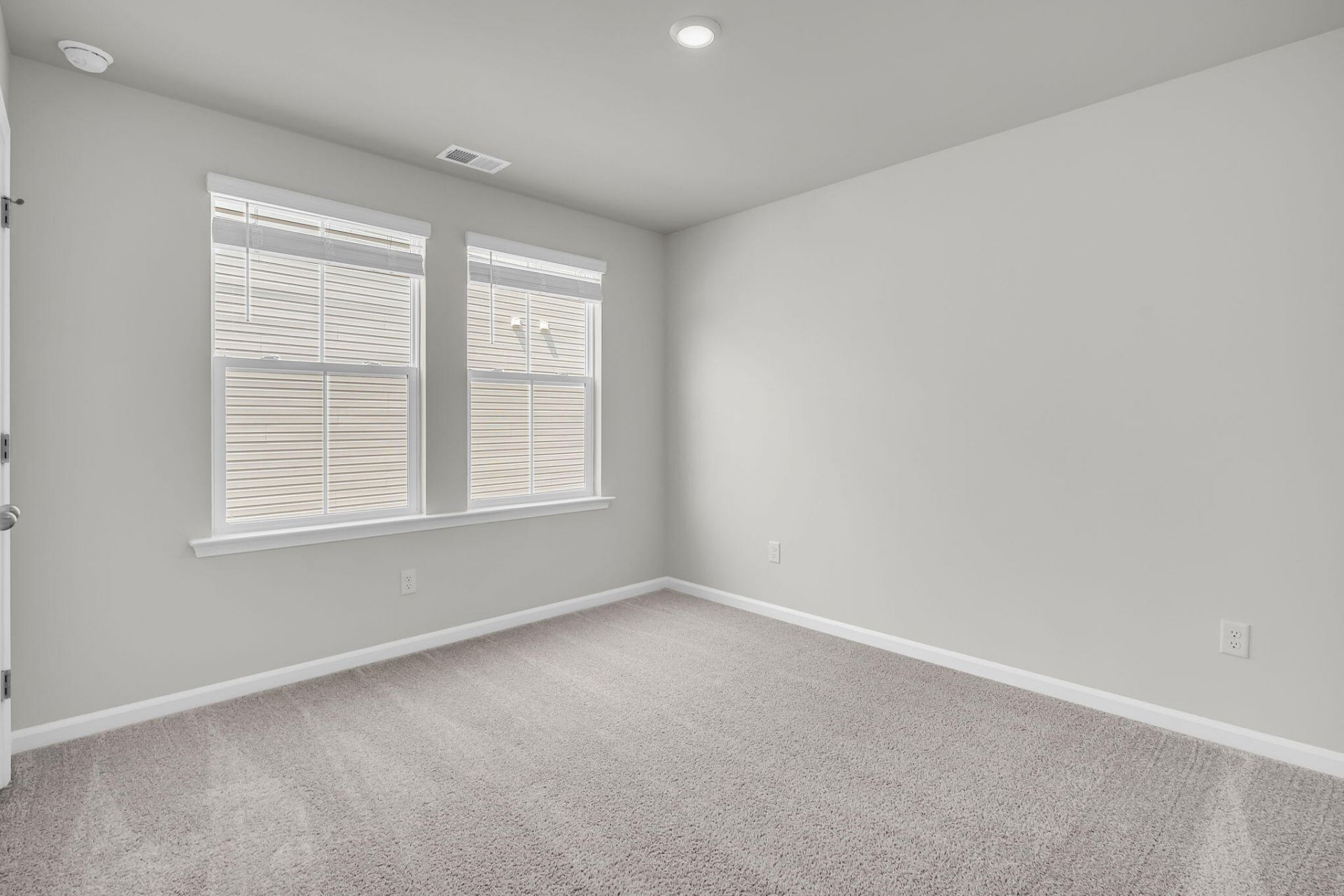 307 Clipper Court Photo 26