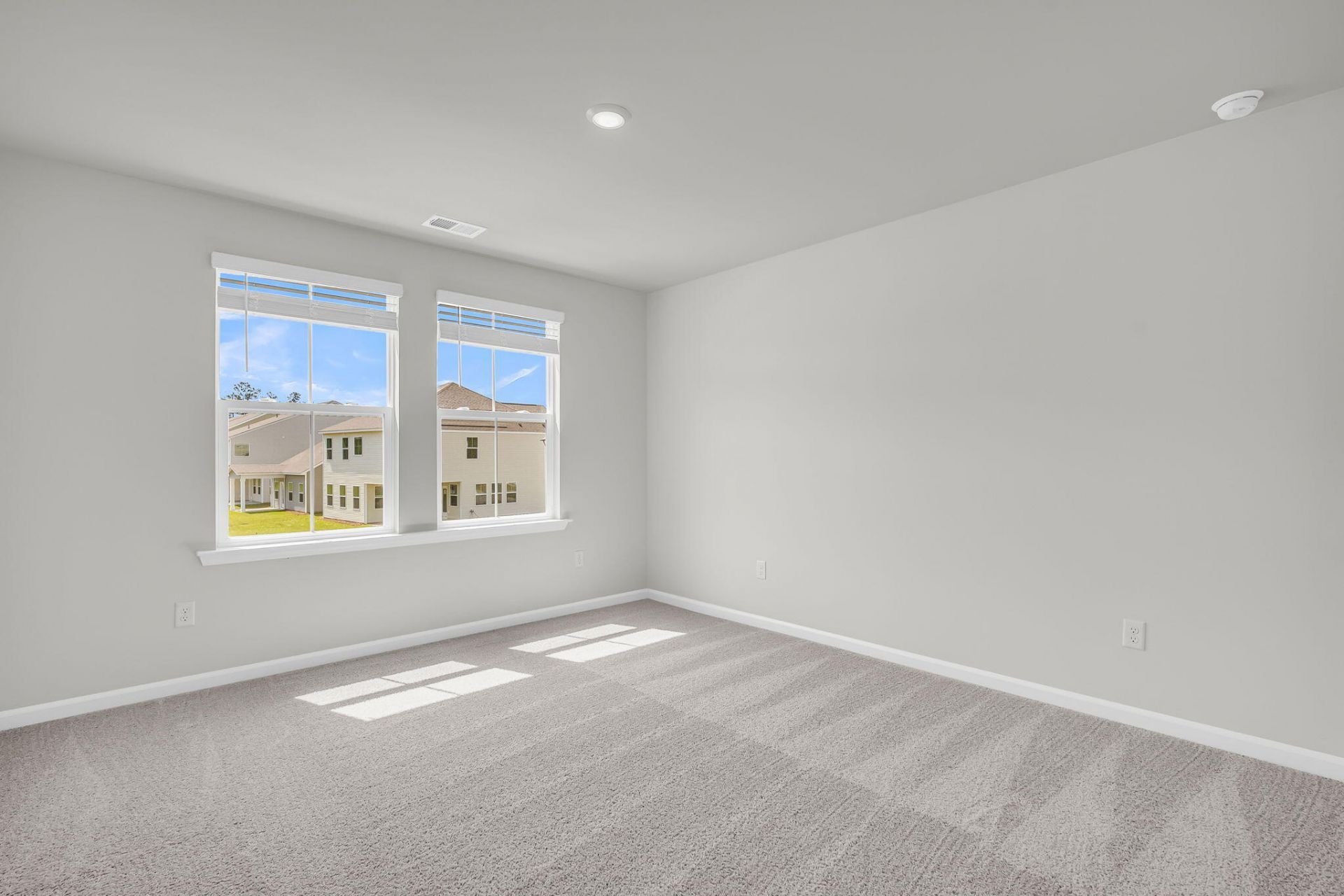307 Clipper Court Photo 28