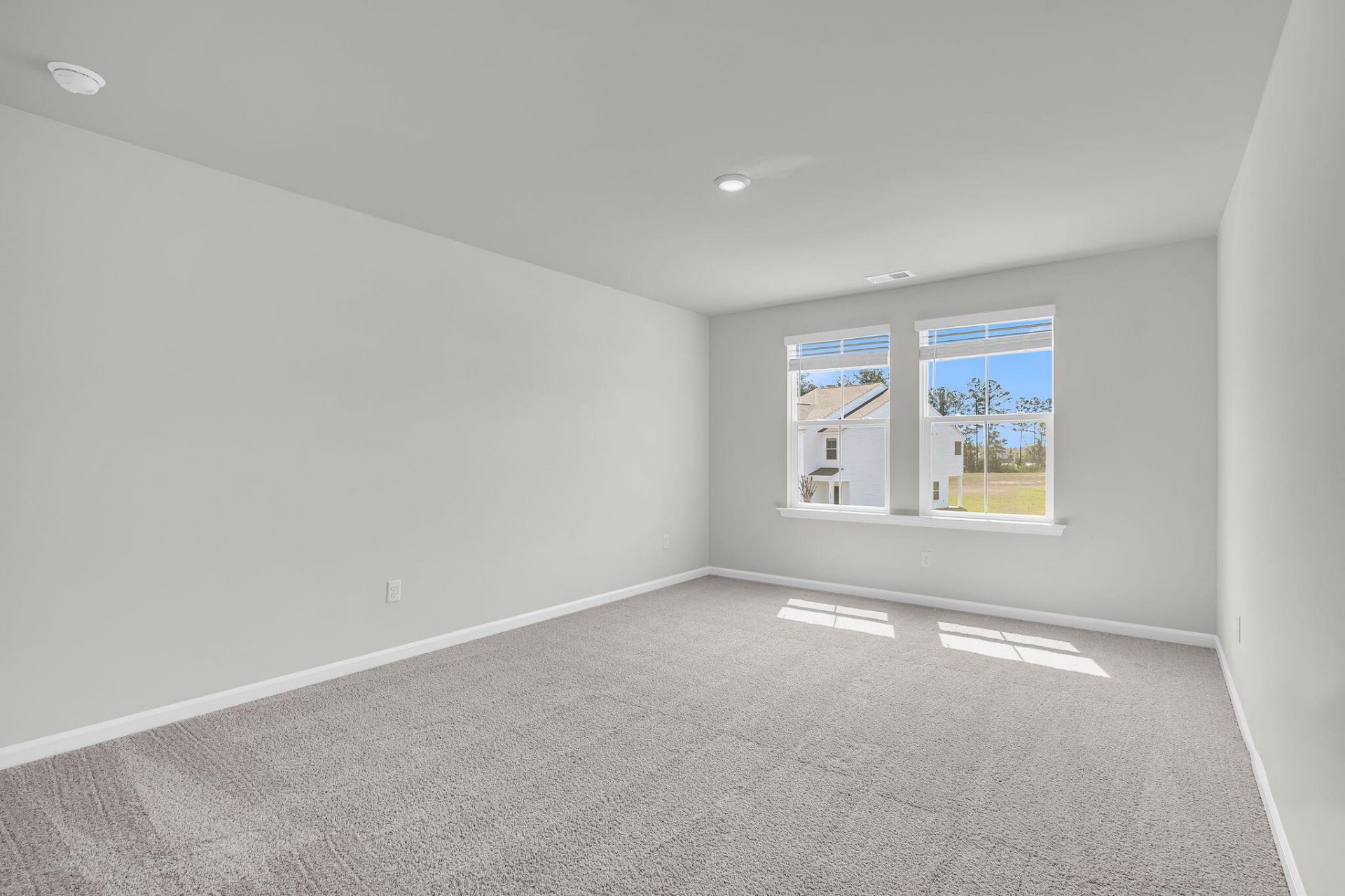307 Clipper Court Photo 30