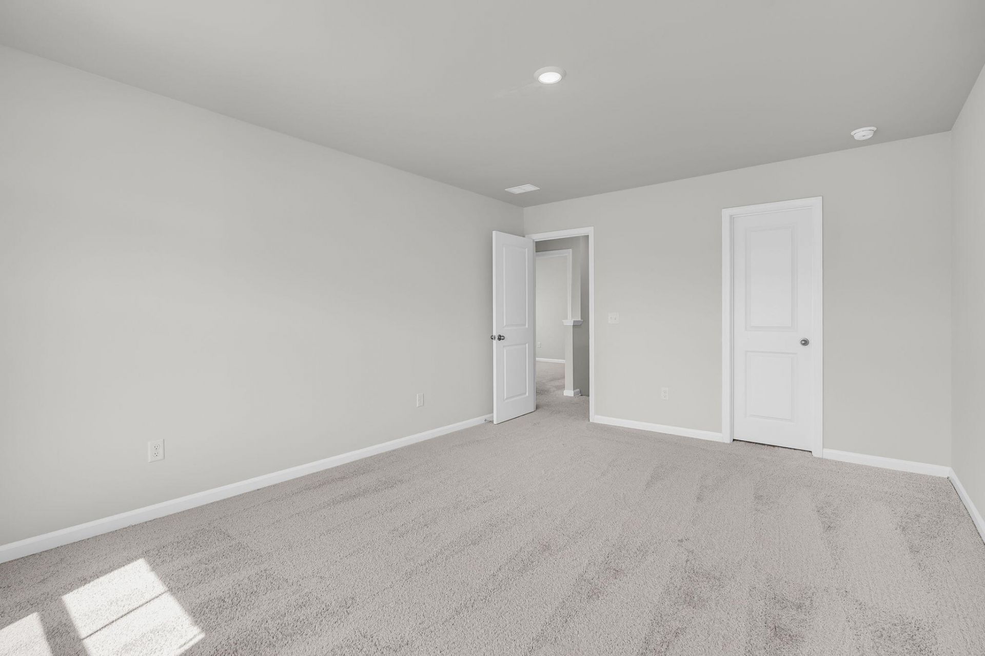 307 Clipper Court Photo 31