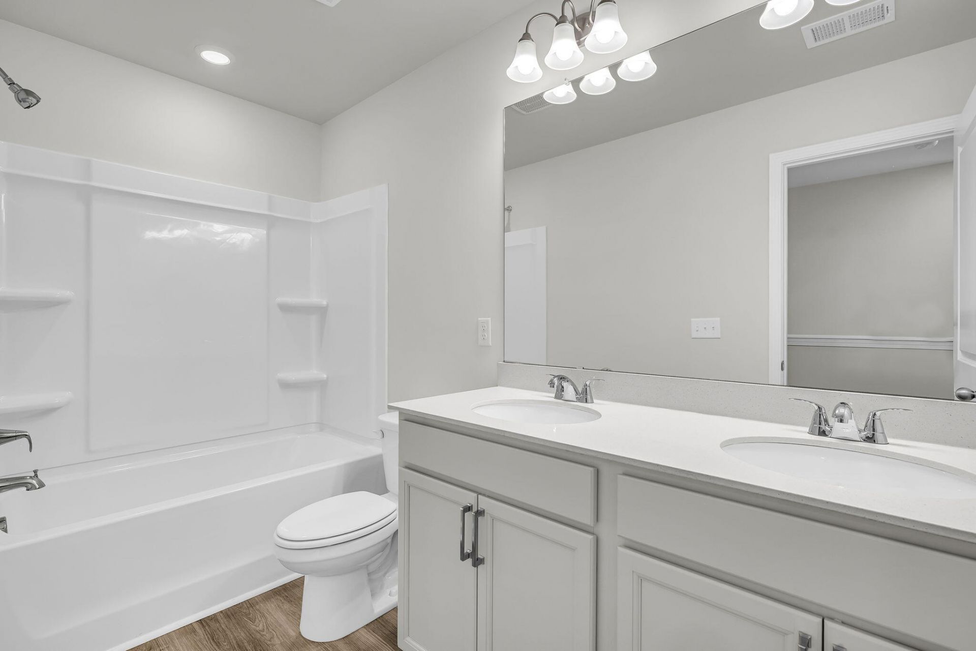 307 Clipper Court Photo 32