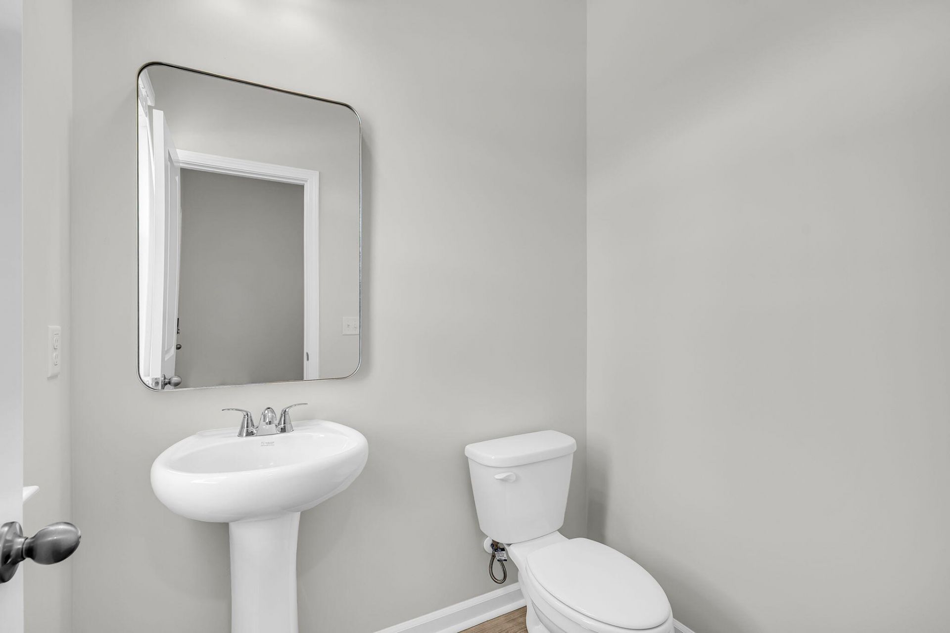 307 Clipper Court Photo 8