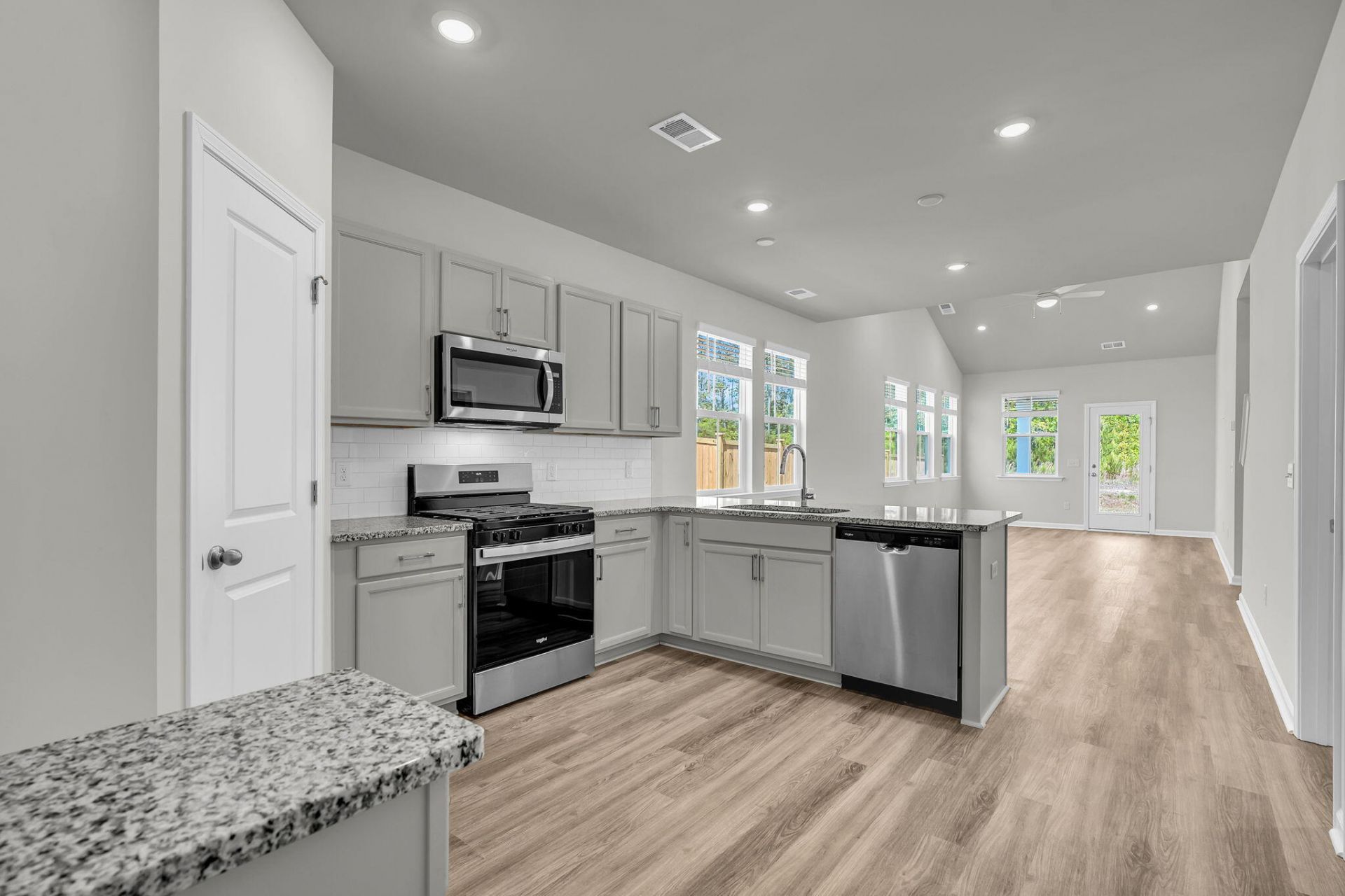 307 Clipper Court Photo 9