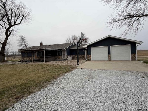 509 2 Road, Henderson, NE 68365