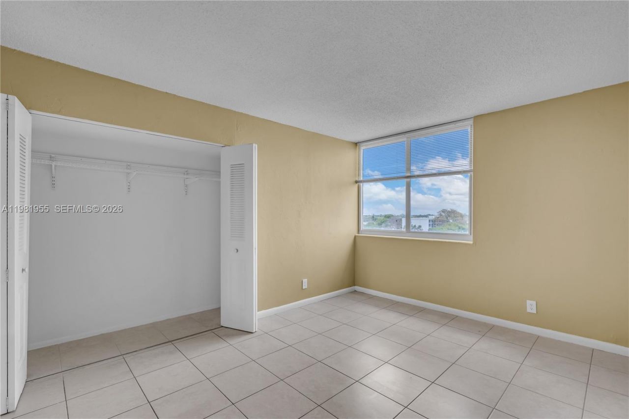 9143 SW 77th Ave , Unit B802, Miami, FL 33156 Photo