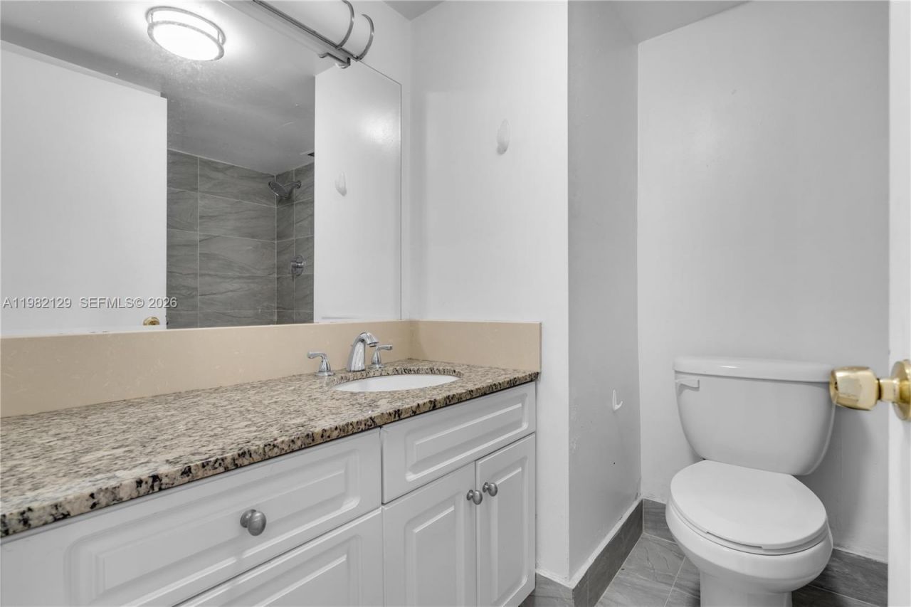 9001 SW 77th Ave , Unit C402, Miami, FL 33156 Photo