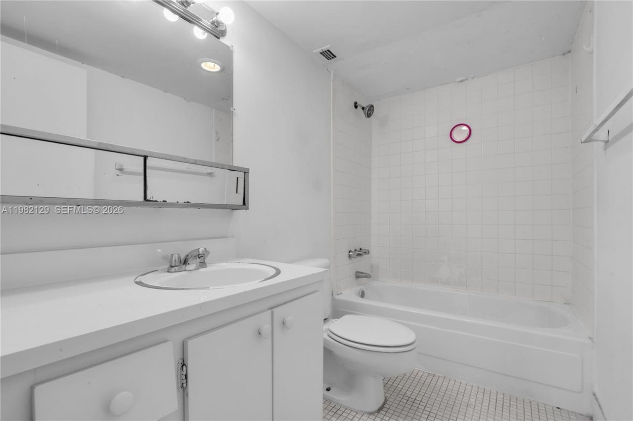 9001 SW 77th Ave , Unit C402, Miami, FL 33156 Photo