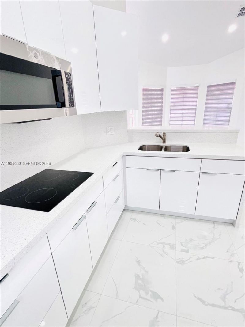 164 NW 85th Ct, Miami, FL 33126 Photo