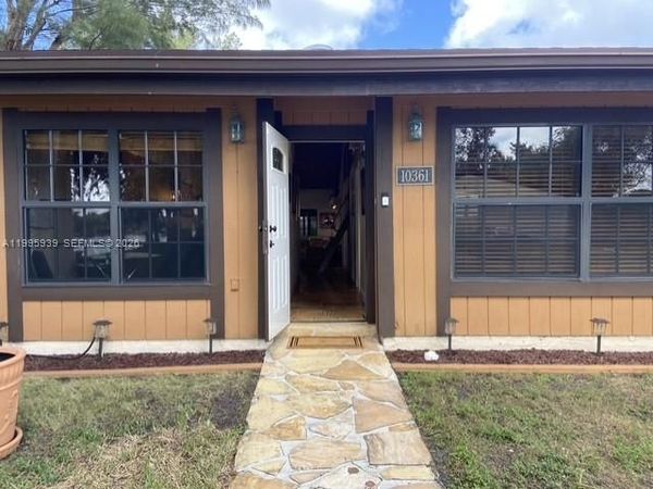10361 Juniper Ct , Unit 10361, Pembroke Pines, FL 33026