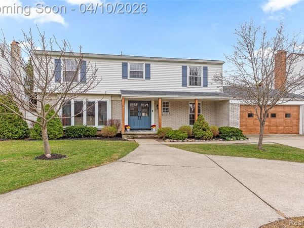 4594 Barcroft Way, Sterling Heights, MI 48310