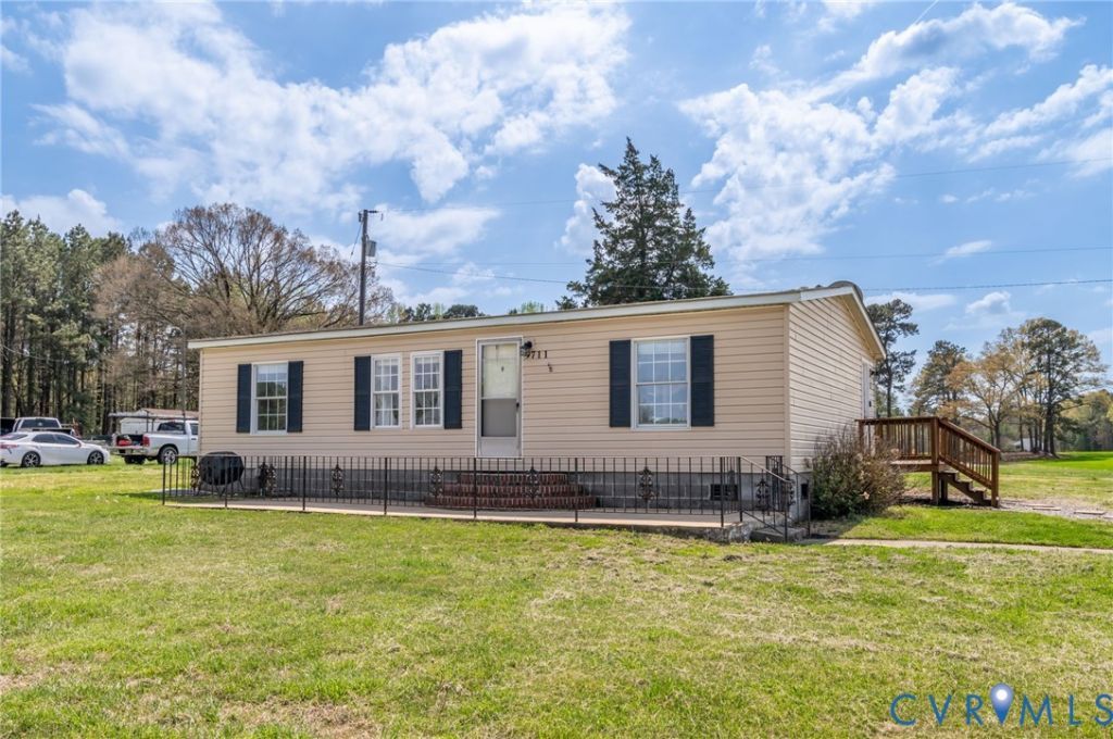 9711 Robin Road, Disputanta, VA 23842 Main Photo