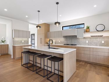 5900 Abbott Avenue S, Edina, MN 55410