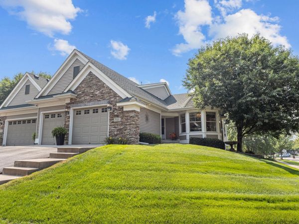 7021 Waterstone Lane, Woodbury, MN 55125